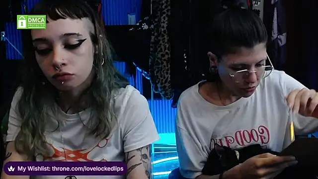 חדר צ'אט בשידור חי של lovelockedlips
