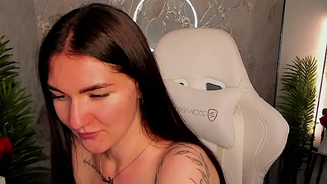 חדר צ'אט בשידור חי של babyisperfect