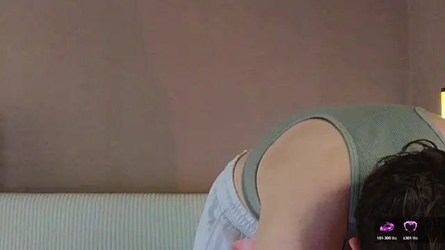 two_gerls_here Live chatroom