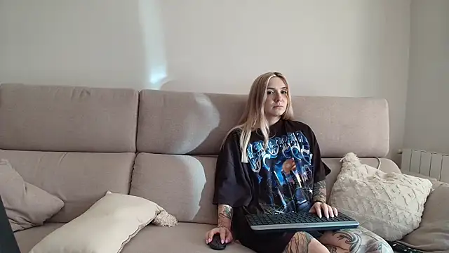 Chat soba uživo modela tattoobbgirl