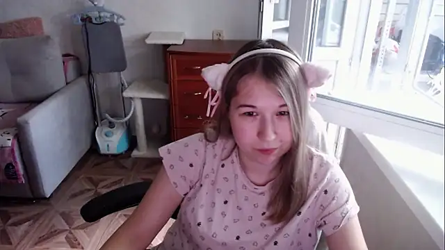 Živá chatovací místnost Emily-Way