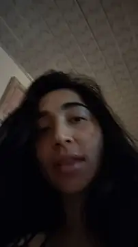 Elowyn Adlı Modelin Canlı Sohbet Odası
