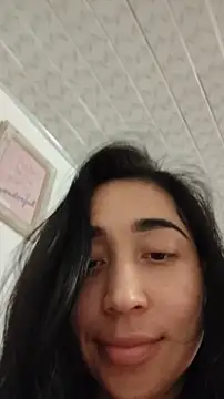 Elowyn Adlı Modelin Canlı Sohbet Odası