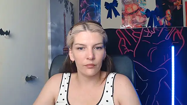 Pokój czatu na żywo – VanessaRey_