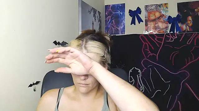 חדר צ'אט בשידור חי של VanessaRey_
