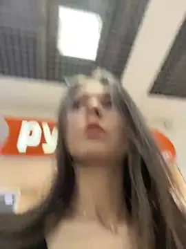 Ttixmila's Live Chat Room