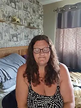 Živá chatovací místnost MissQueenBeex