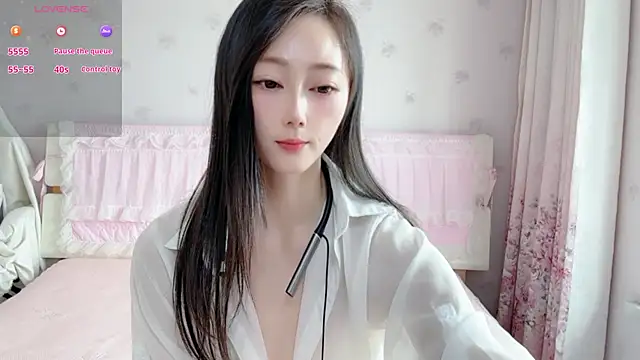 anjila888 Adlı Modelin Canlı Sohbet Odası