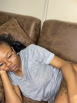 Chat soba uživo modela YummyMelanin117