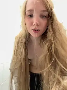 bambi_lu Adlı Modelin Canlı Sohbet Odası