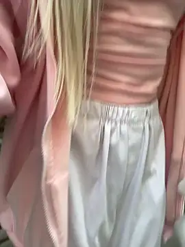 bambi_lu Adlı Modelin Canlı Sohbet Odası