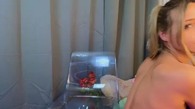 غرفة دردشة MellisaKim المباشرة