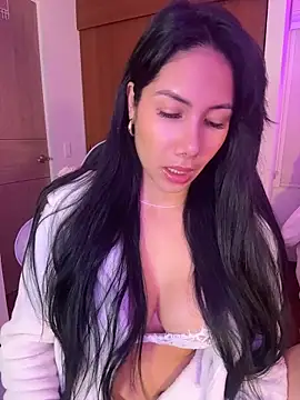 ArianaReynoldss Adlı Modelin Canlı Sohbet Odası