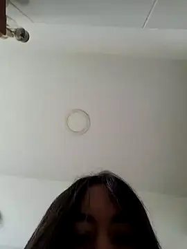 Yuli_x97 Live Chatraum