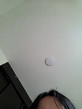 Pokój czatu na żywo – Yuli_x97