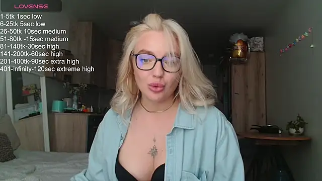 Eva___forever Adlı Modelin Canlı Sohbet Odası