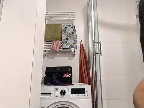 חדר צ'אט בשידור חי של MoonlitLust