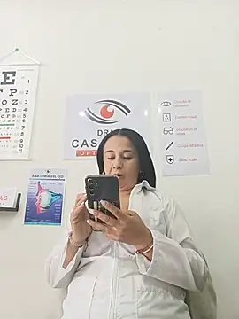_Dr-Luna_1 – live chatrum