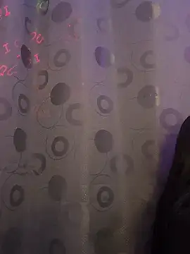 Pokój czatu na żywo – Kariina__69