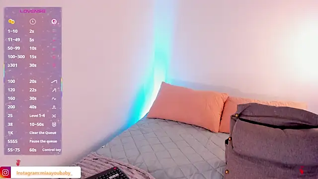 mialeia01 Live chatroom