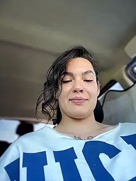 חדר צ'אט בשידור חי של MeekyRich