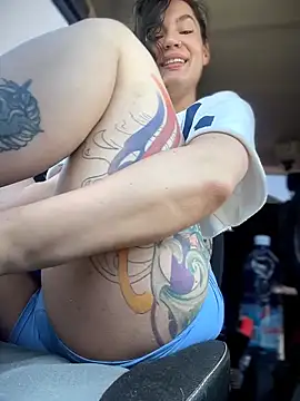 MeekyRich чат на живо