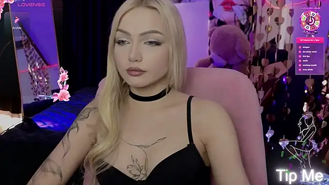LinaLirian's Live Chat Room