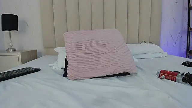 Chat soba uživo modela LilithHarperr_