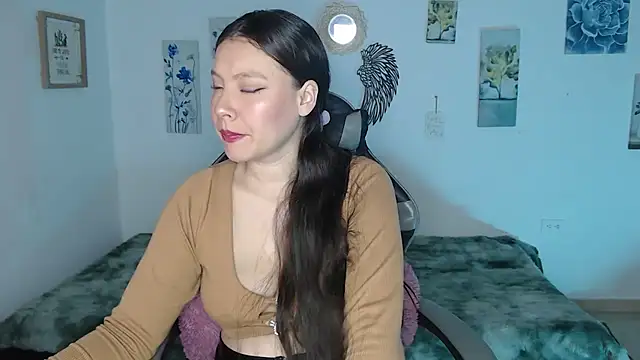 mariaana__222 – Naživo chatovacia miestnosť