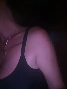 Chat soba uživo modela LucyLingerie78