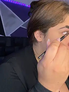 jazminslut Adlı Modelin Canlı Sohbet Odası