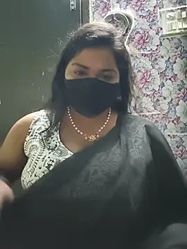 Sala de chat en directo de Liyaa_24