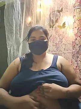 Liyaa_24's Live Chat Room