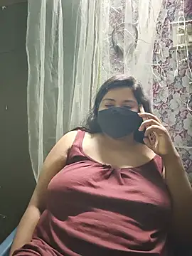 غرفة دردشة Liyaa_24 المباشرة