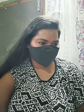 Sala de chat en directo de Liyaa_24