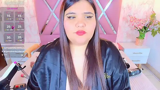 חדר צ'אט בשידור חי של Dolce_pearl