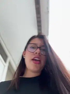 חדר צ'אט בשידור חי של sara_calderon