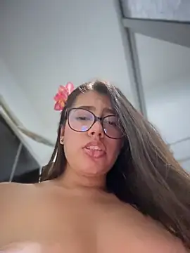 sara_calderon Adlı Modelin Canlı Sohbet Odası