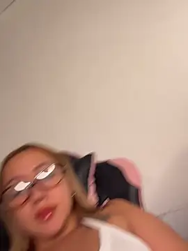 Rebe_ Cameră chat live