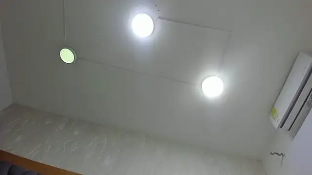 juliette_pretty_'s Live Chat Room