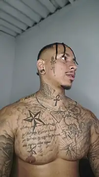 David_tatto1 Adlı Modelin Canlı Sohbet Odası