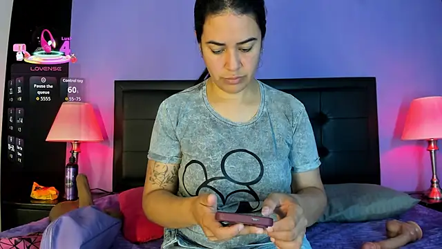 חדר צ'אט בשידור חי של GreciaFox1