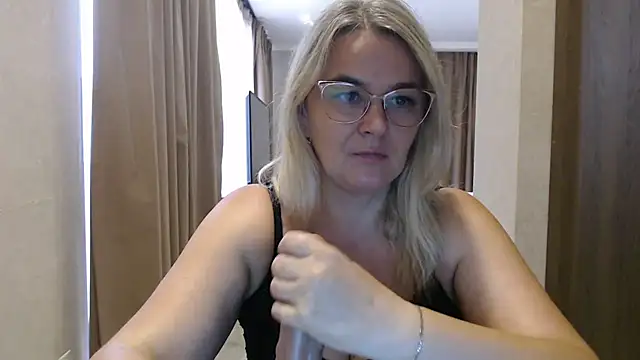 EleanoraDream's Live Sex Cam Show