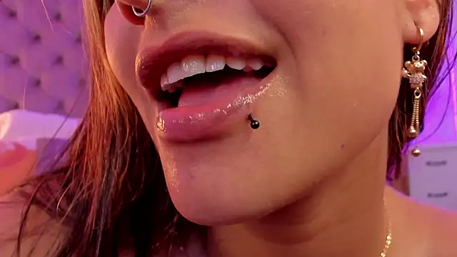 Yourwishisme_val লাইভ চ্যাট রুম