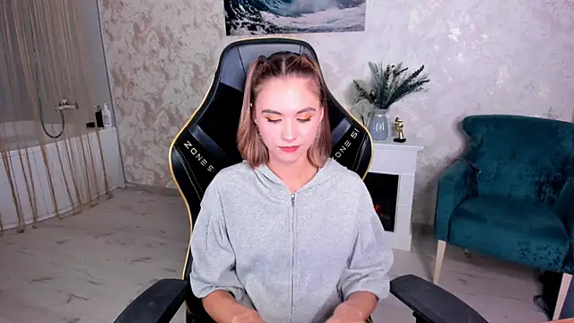 EllaCurtis' Live Chat Room