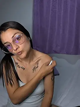 Coralinne__ Live Chatraum