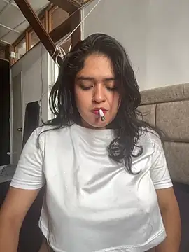 EmilyNoir1 Adlı Modelin Canlı Sohbet Odası