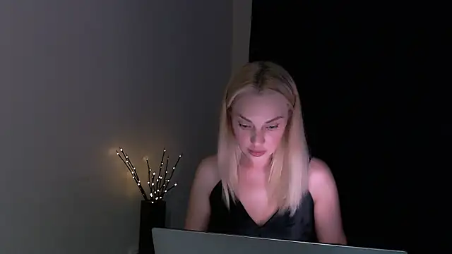 Онлайн чат Lia_noo_regrets