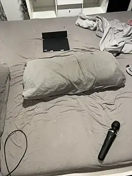 LittleChaosQueen live-chat rom