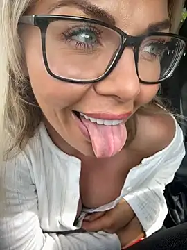 Živá chatovací místnost MrsJasminDoll